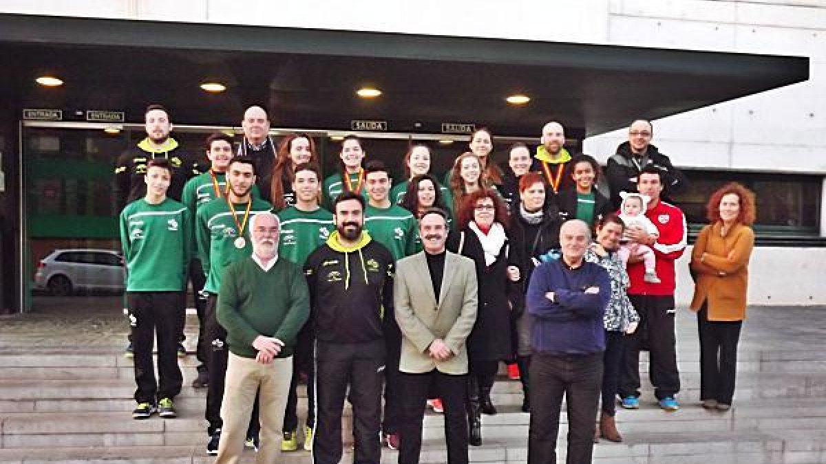 Los urcitanos con Valdivia.