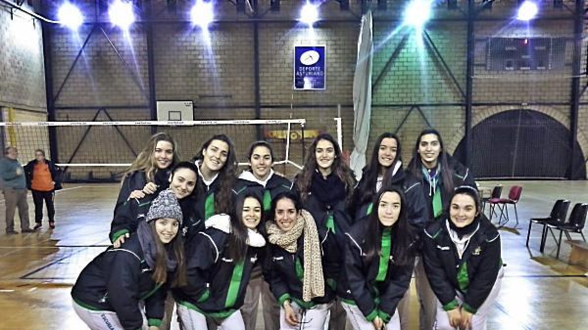 Las jugadoras del Mintonette ya están en el pabellón de Llanes.