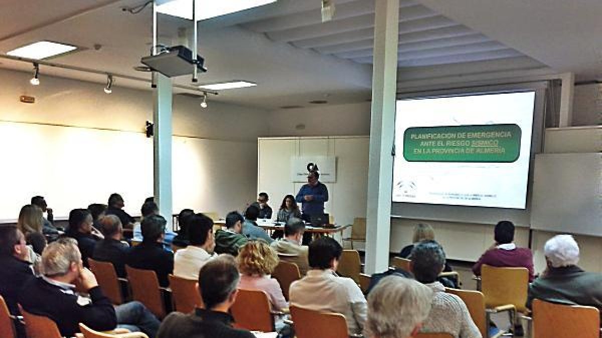 Reunión de los arquitectos con Protección Civil