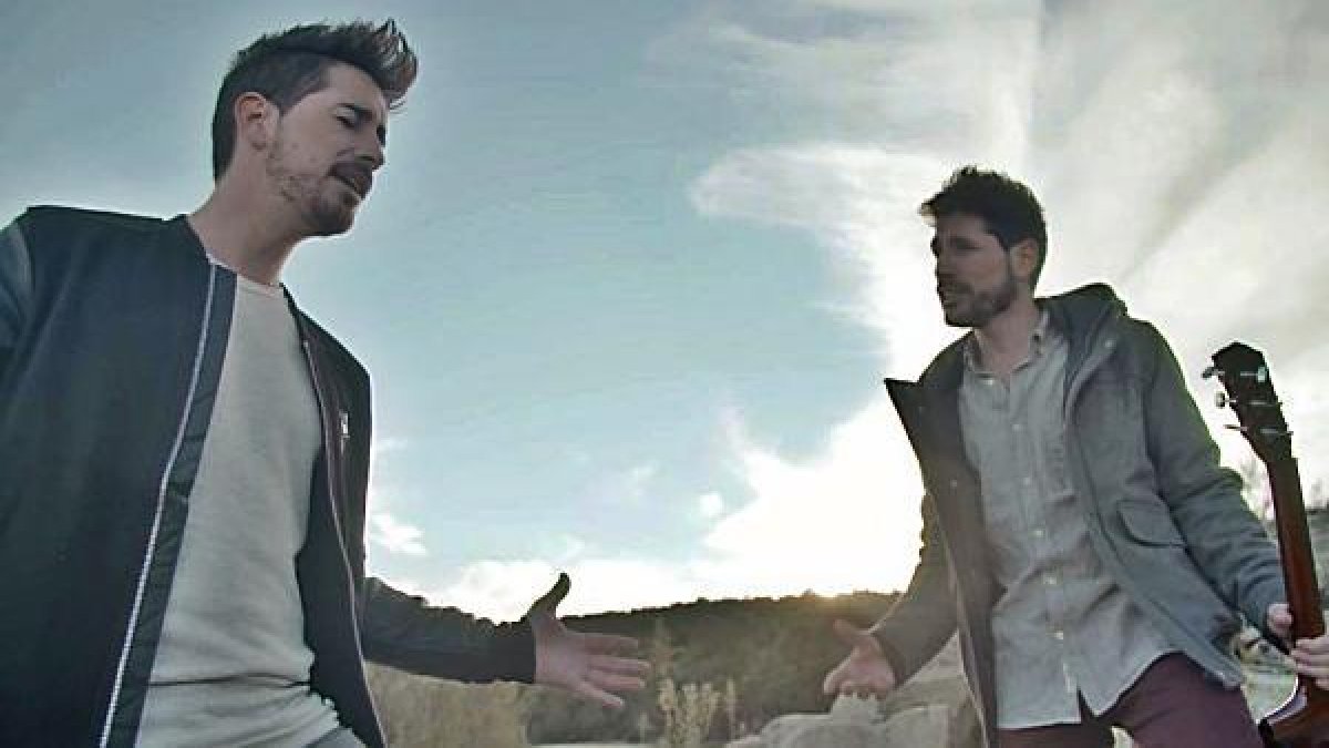 DMEI es un dúo formado por David y Fernando, dos hermanos mexicanos.