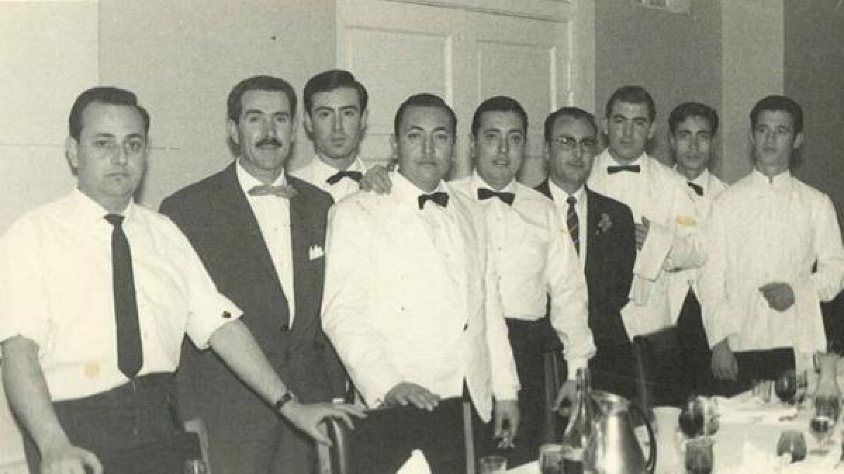 Los fundadores  del emblemático restaurante con Juan Pedro Alarcón y sus hermanos al frente del negocio.