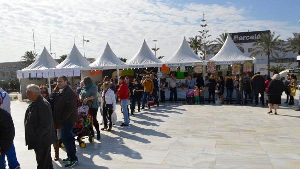 Colas de gente esperando para entrar en la anterior edición.