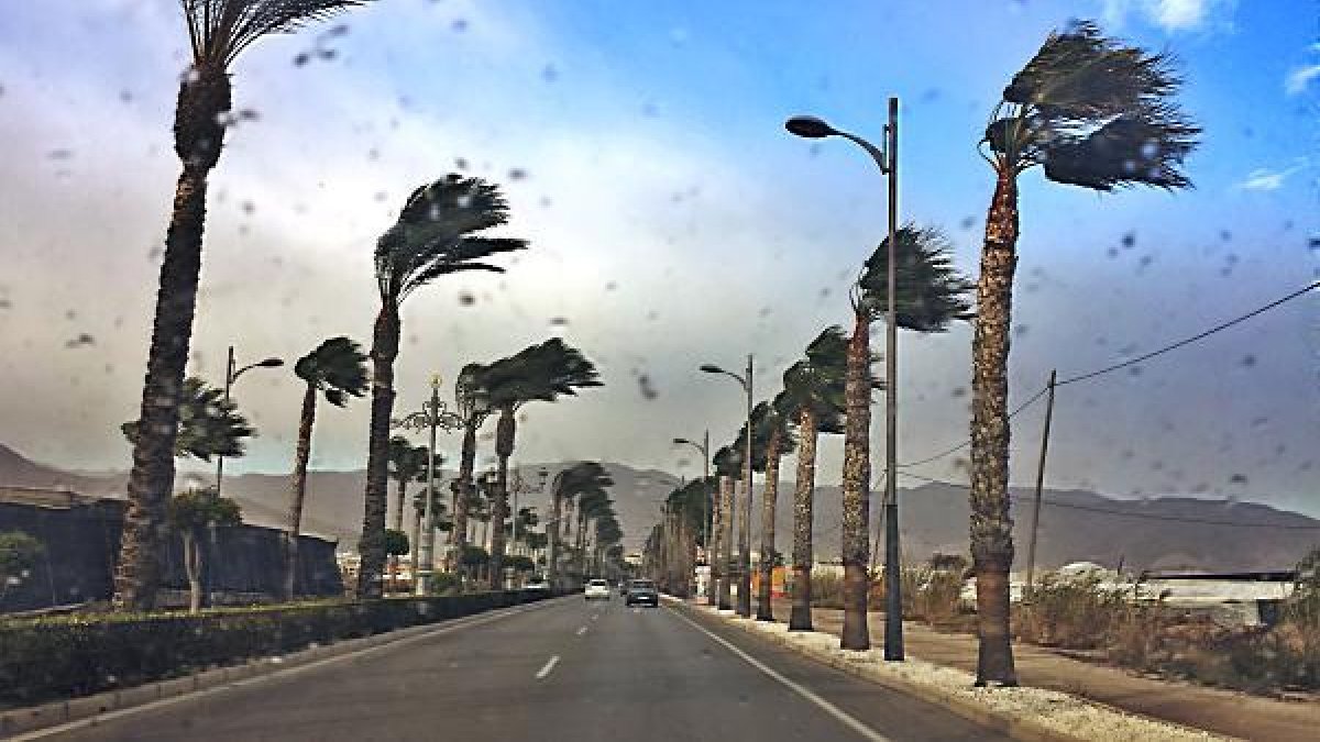 El viento fue particularmente intenso en Roquetas de Mar.