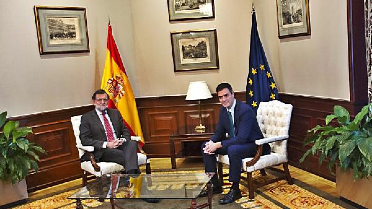 Foto al inicio de la reunión.