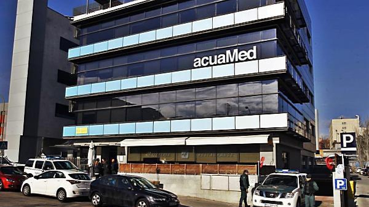 Registro en la sede de Acuamed.