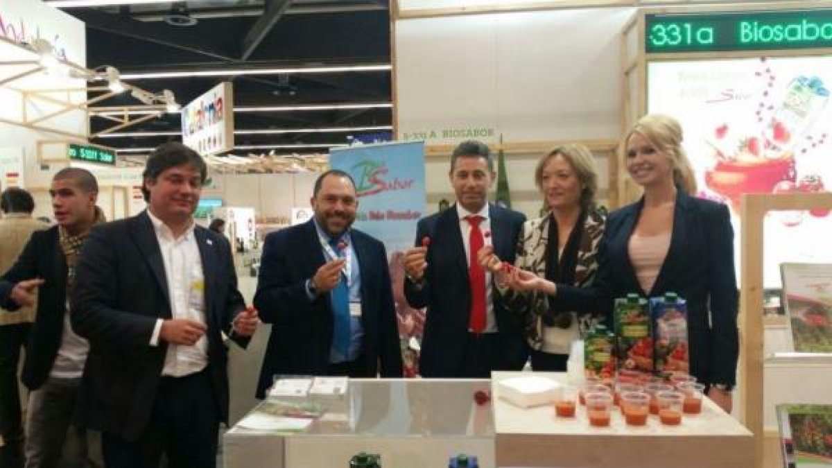 La consejera Carmen Ortiz en el stand de Biosabor