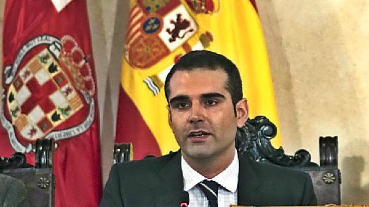 El alcalde de Almería anima a aficionados a seguir así.