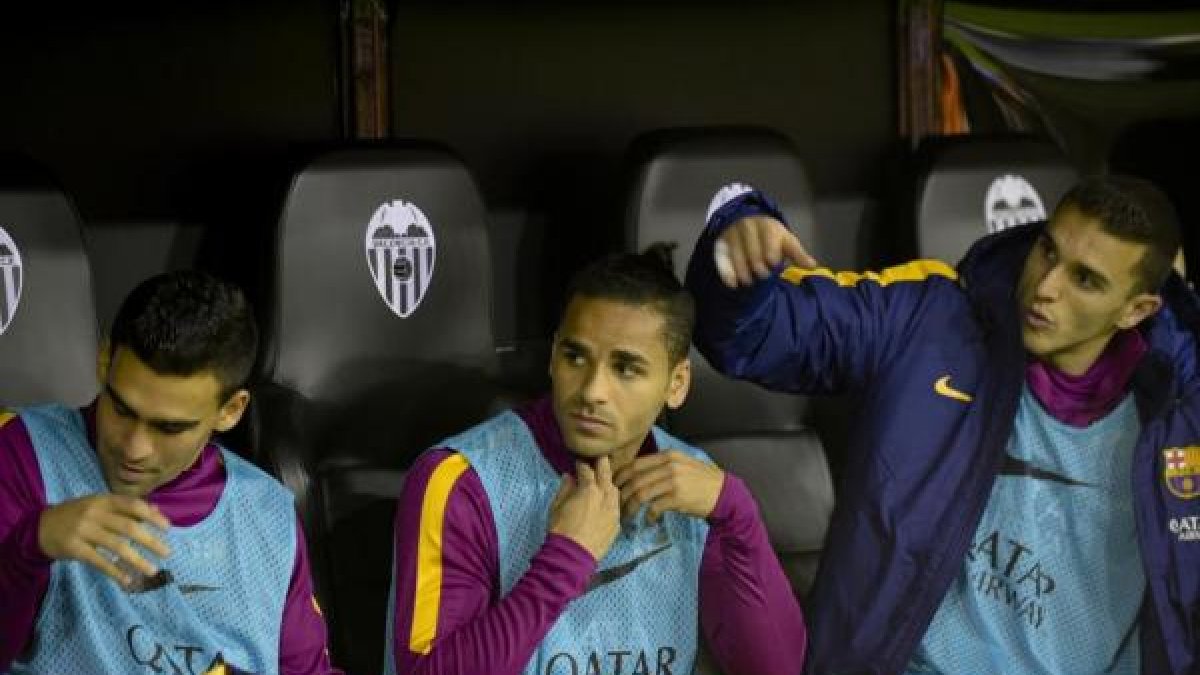 Dani Romera en el banquillo de Mestalla.