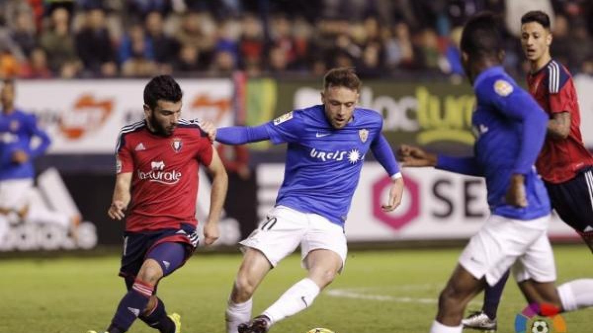 José Ángel vio la quinta amarilla contra Osasuna.