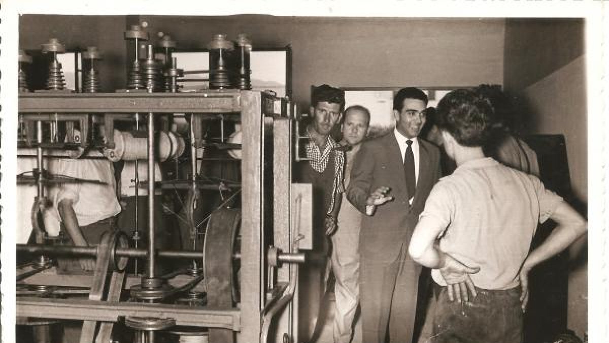 El día de la inauguración de Hiladora Mecánica Almeriense, dirigida por Ramón Gómez Vivancos.