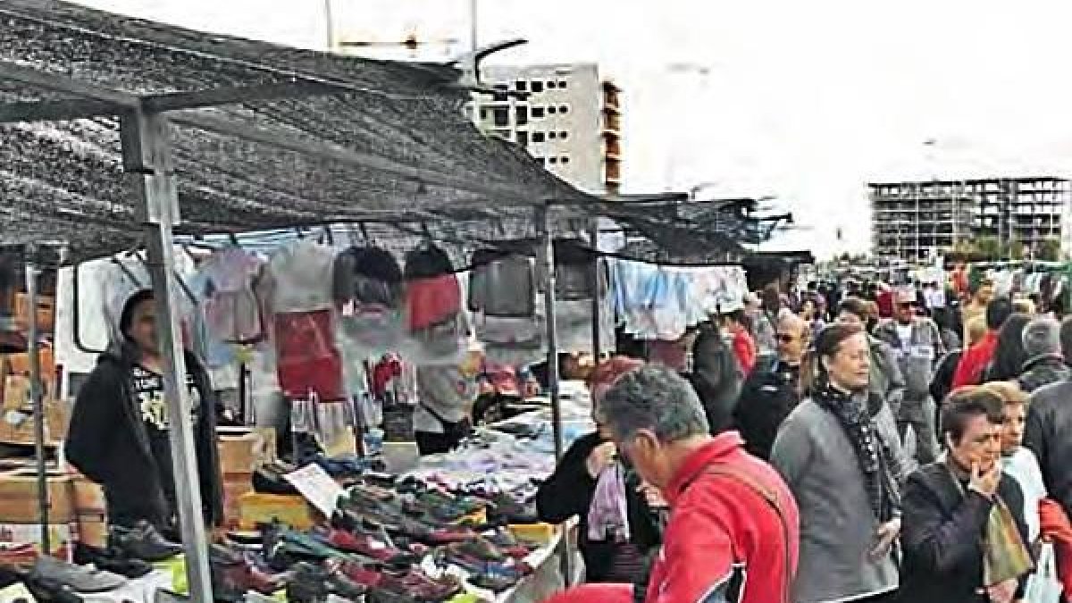 Mercadillo que se realiza cada sábado