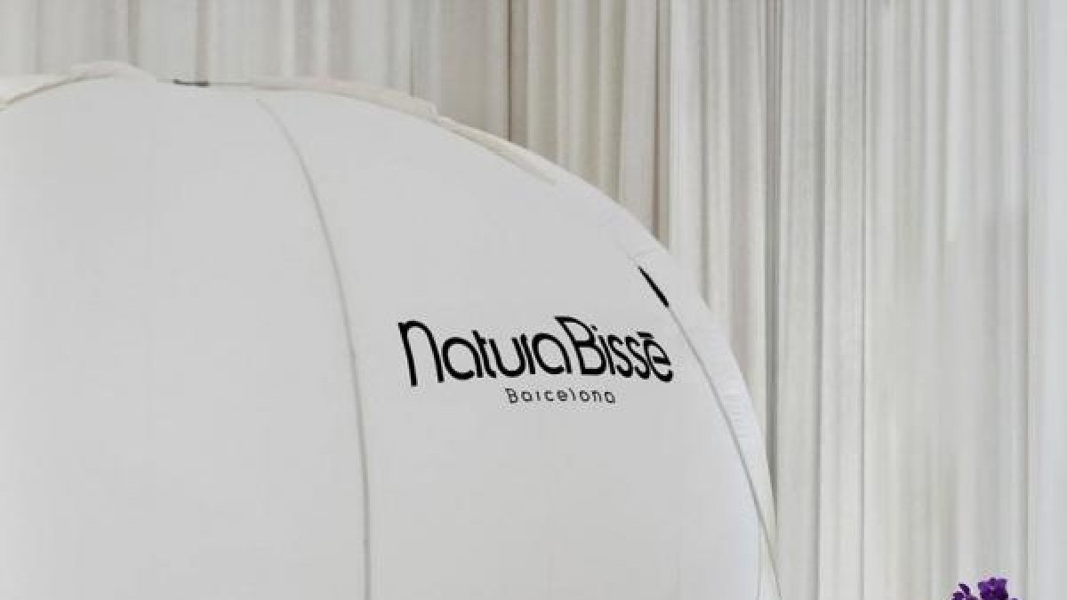 Burbuja de aire puro en la que se imparten tratamientos.