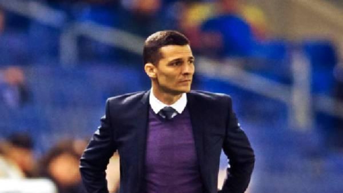 Galca pudo vivir su último partido como técnico perico.