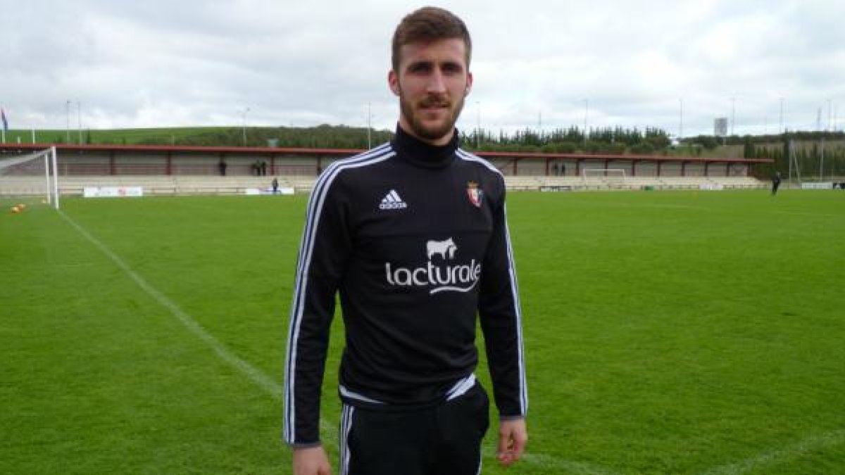 Oier Sanjurjo después del entrenamiento de Osasuna.