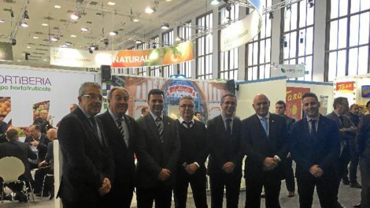 Directivos de Cajamar y La Voz, en Fruit Logistica