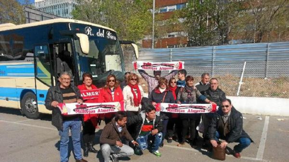 La Peña Milhojas hace las maletas para viajar a Pamplona.