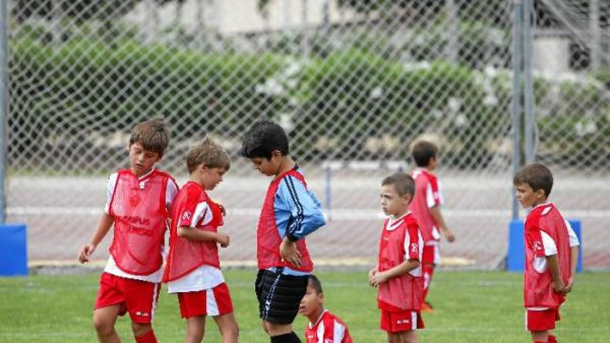 Los niños del Almería pagarían el pato del descenso a Segunda B.