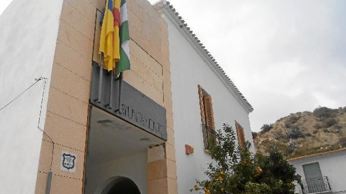 Exterior del Ayuntamiento de Zurgena.