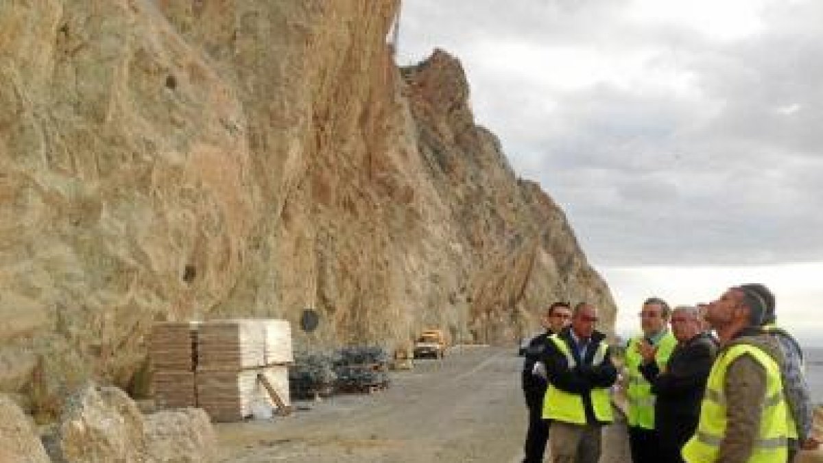 La carretera del Cañerete une Almería y Aguadulce.
