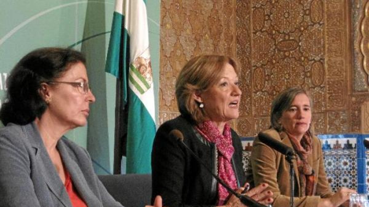 Reunión de la consejera con el sector hortofrutícola