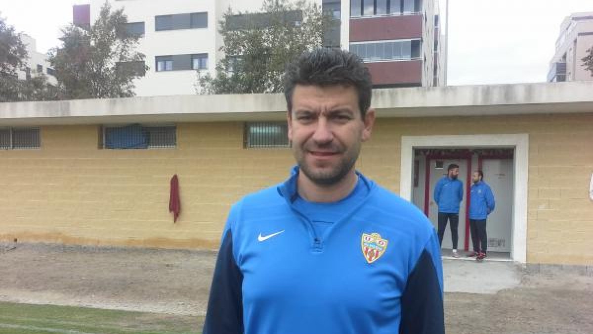 Fernando Estévez, entrenador del filial del Almería, este viernes.