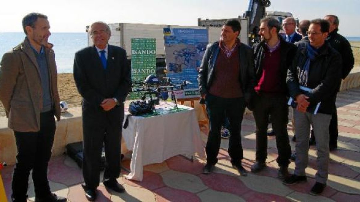 Representación de todas las empresas y la Universidad en la demostración