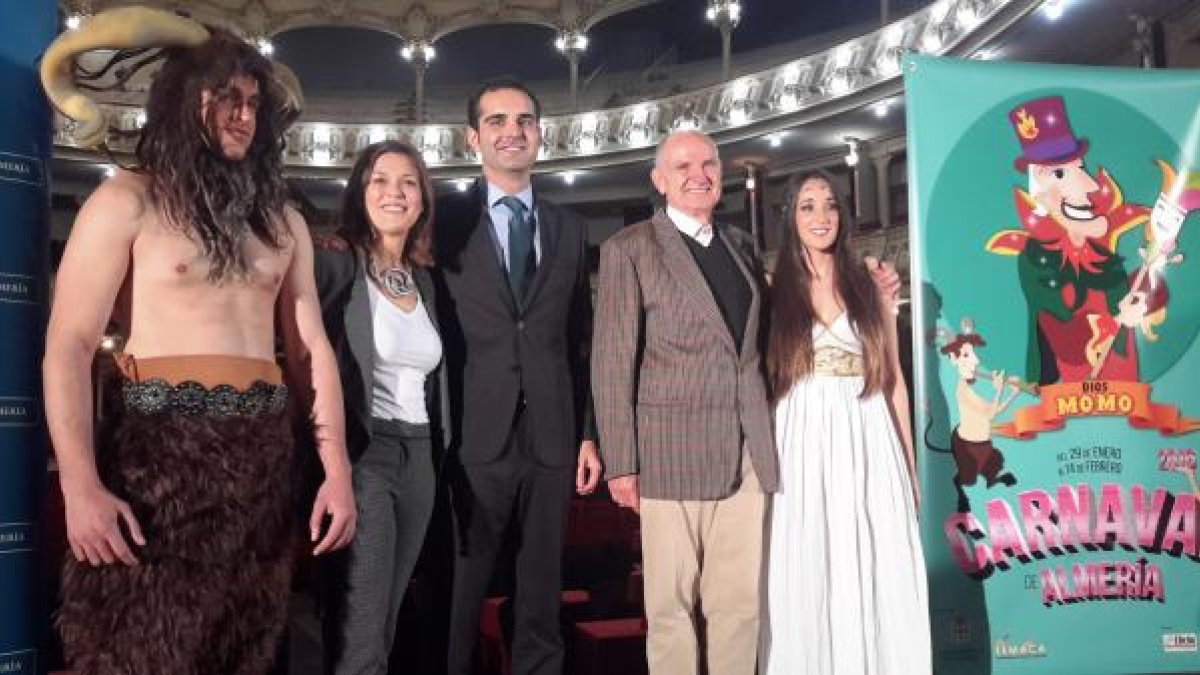 Presentación del Carnaval de Almería, esta mañana en el Cervantes.