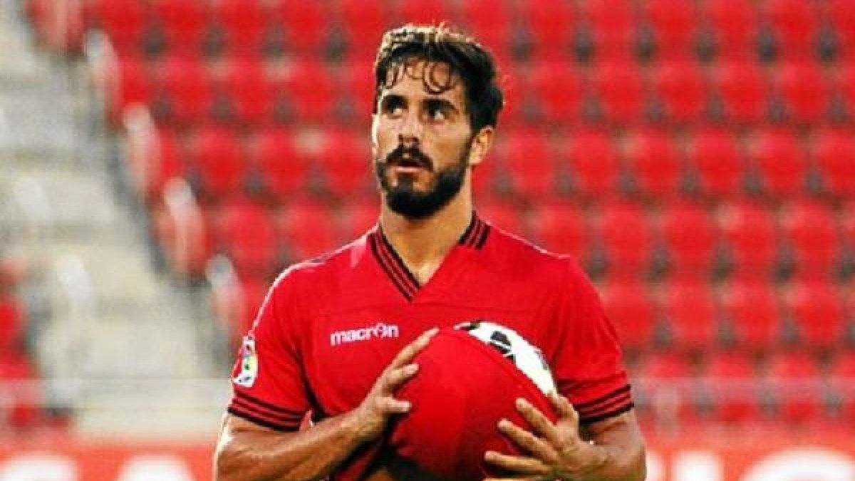 Javi Ros con la camiseta del Real Mallorca.