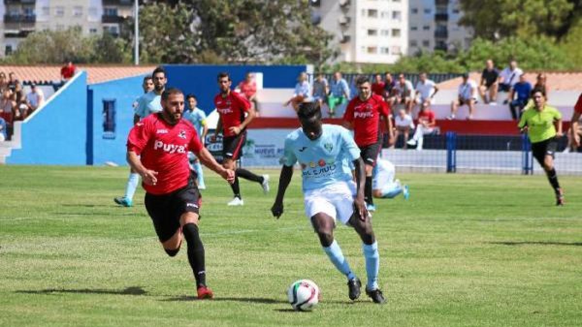 El tren del ascenso espera a los celestes.