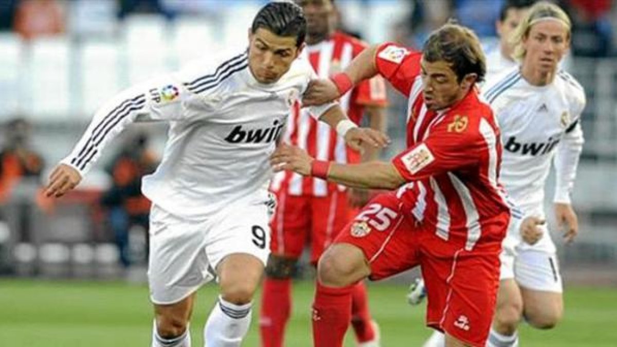 Bernardello con Cristiano Ronaldo en su etapa en el Almería.