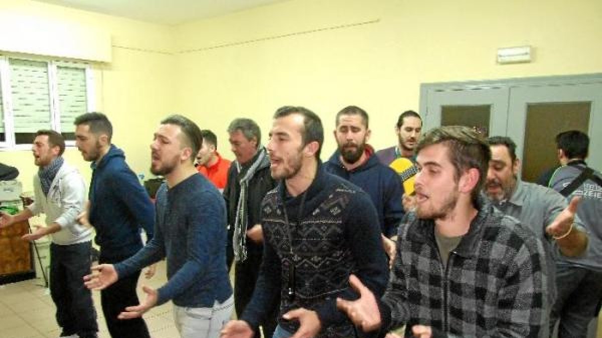 La comparsa Yunque y Copla, la más antigua de la capital, se fundó en el año 1989 y se presenta en esta edición con el nombre de Los Magos.