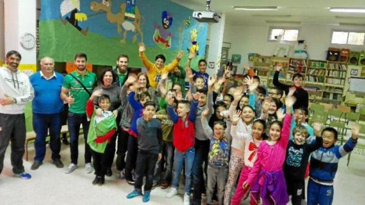 Los jugadores ahorradores en el Ave María del Quemadero.