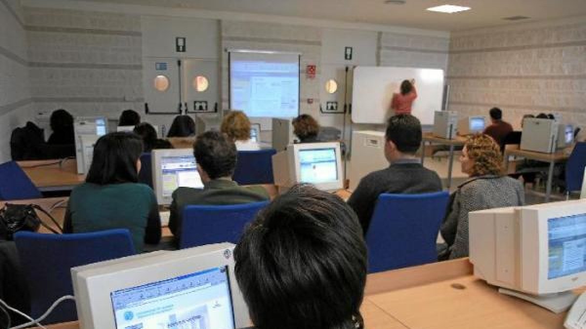 Estudiantes de la UAL.