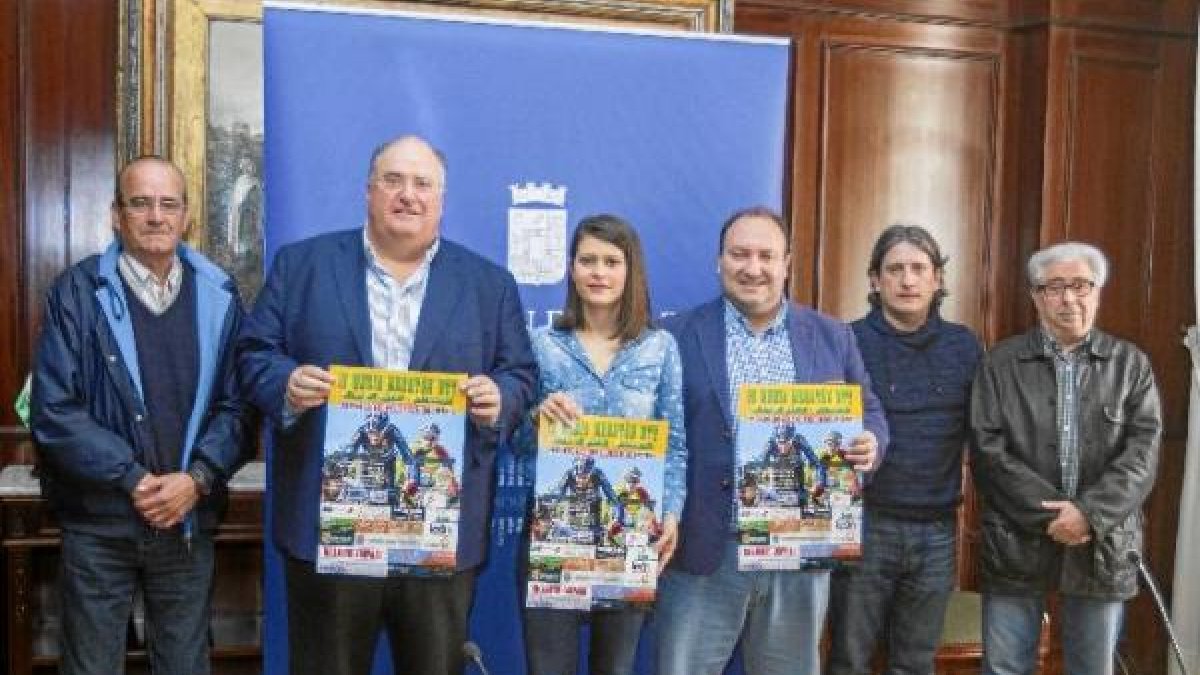 Presentación de la carrera en la Diputación.