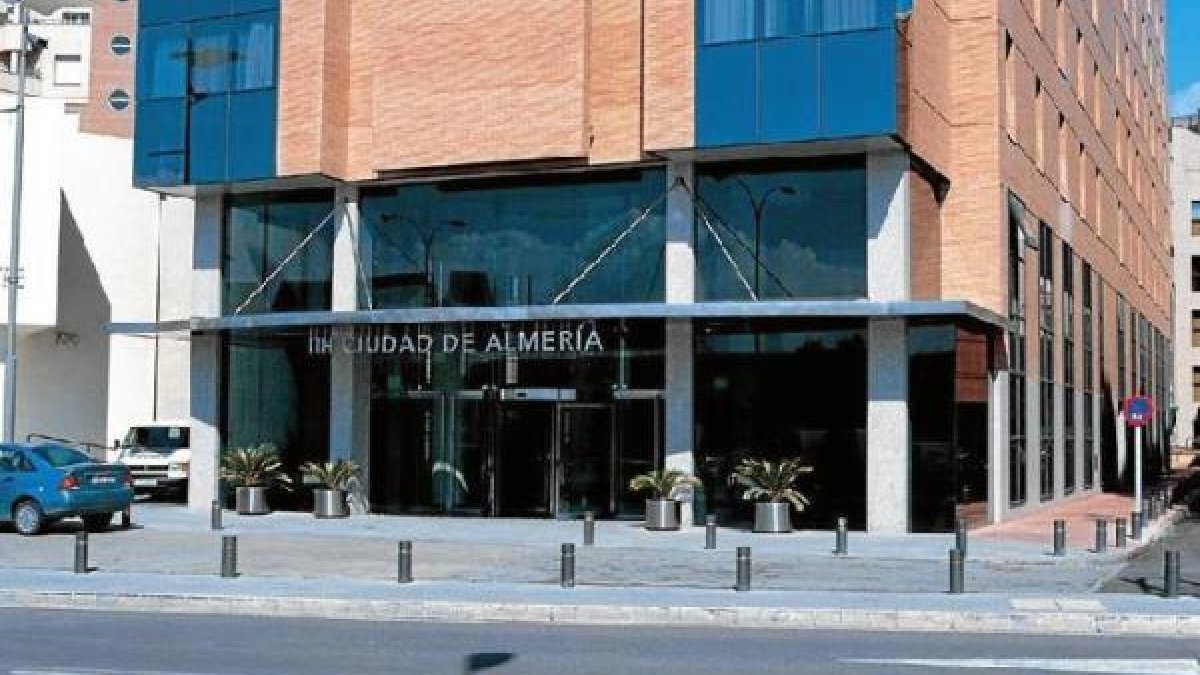 El NH Ciudad de Almería fue abierto en enero de 2003.