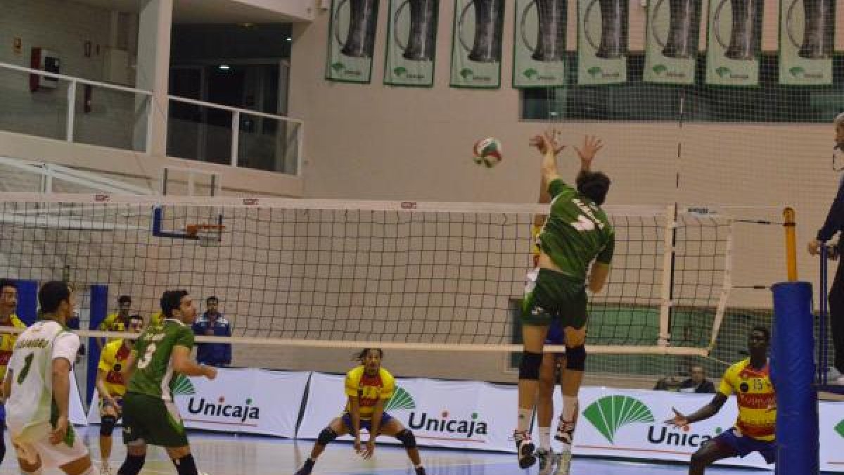 Una jugada del partido.