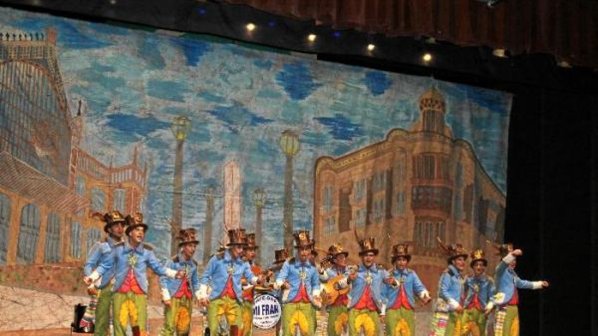 La Comparsa de la Peña La Cantera, ‘Érase una vez’, de la Traíña, en su actuación día 21 de enero, en el concurso del Teatro Alameda, de Málaga.