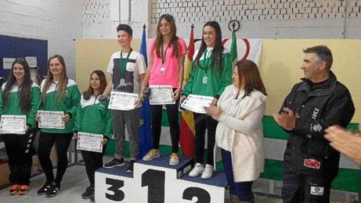 Podium para las tres tiradoras gadorenses Nieto Latorre, Ana Castillo y Carolina Martín