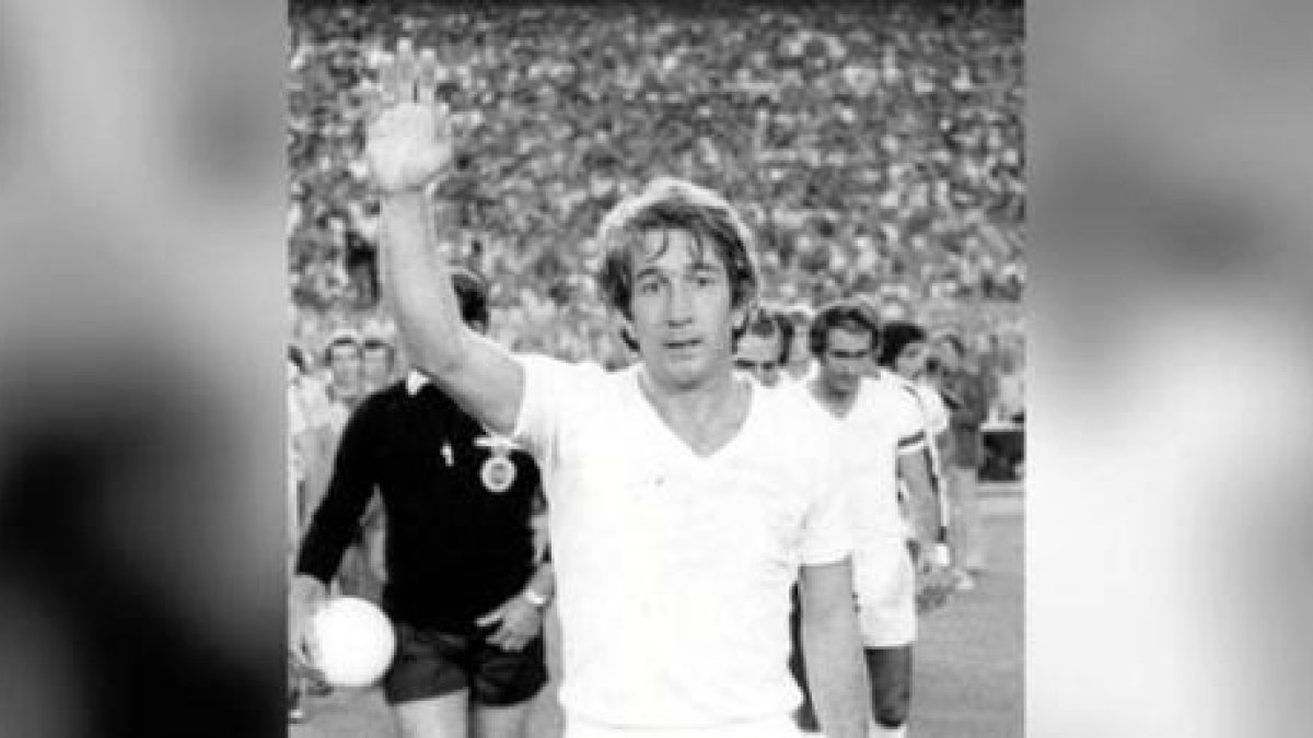 Manolo Velázquez con la camiseta del Real Madrid.