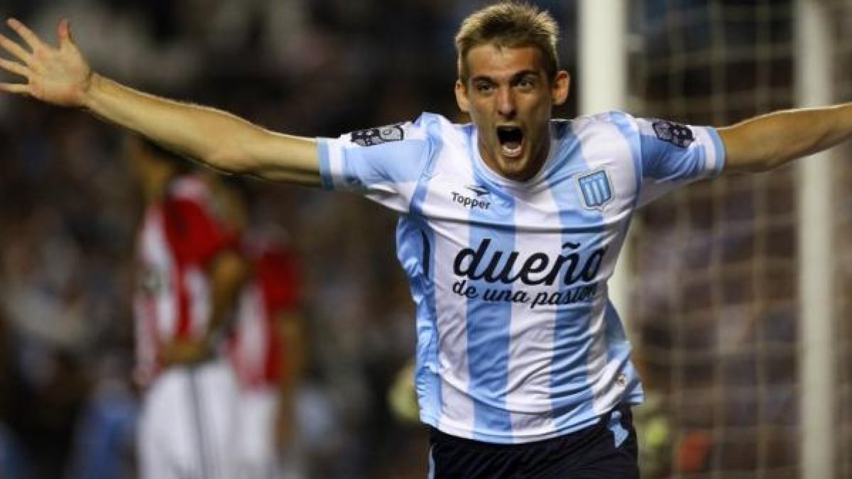 Esteban Saveljic juega en Racing de Avellaneda.