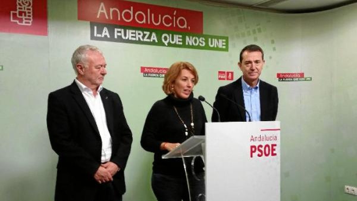 Comparecencia ayer en la sede del PSOE.