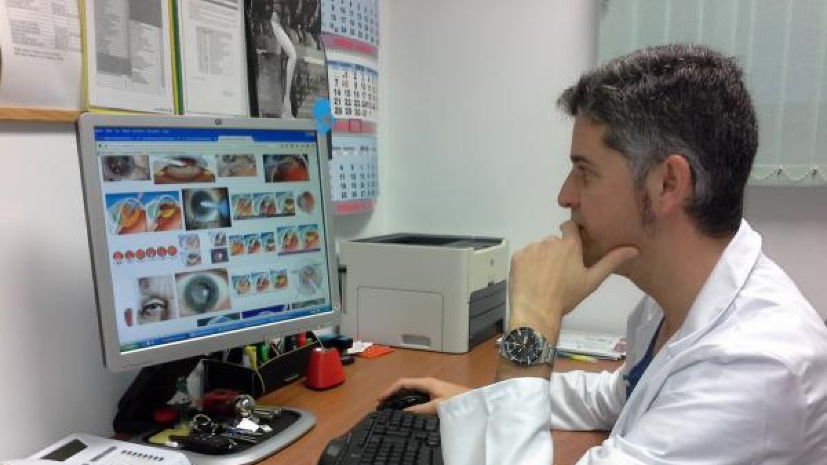 Alberto Morán es gestor de procesos quirúrgicos en el Hospital de El Toyo.