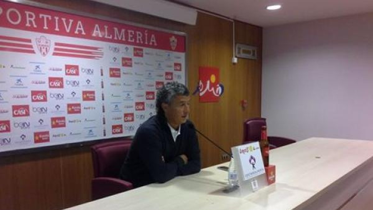 Gorosito en rueda de prensa.
