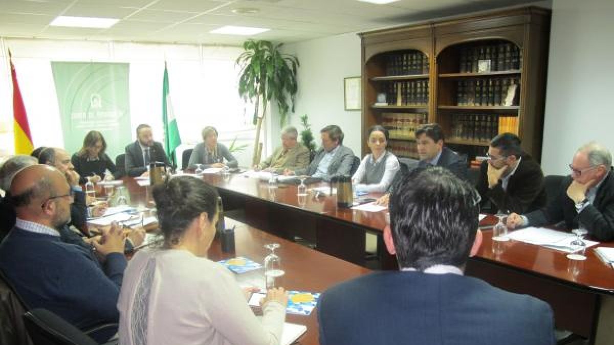 Primera reunión de la comisión de estudios para hacer un Plan Estratégico Industrial.