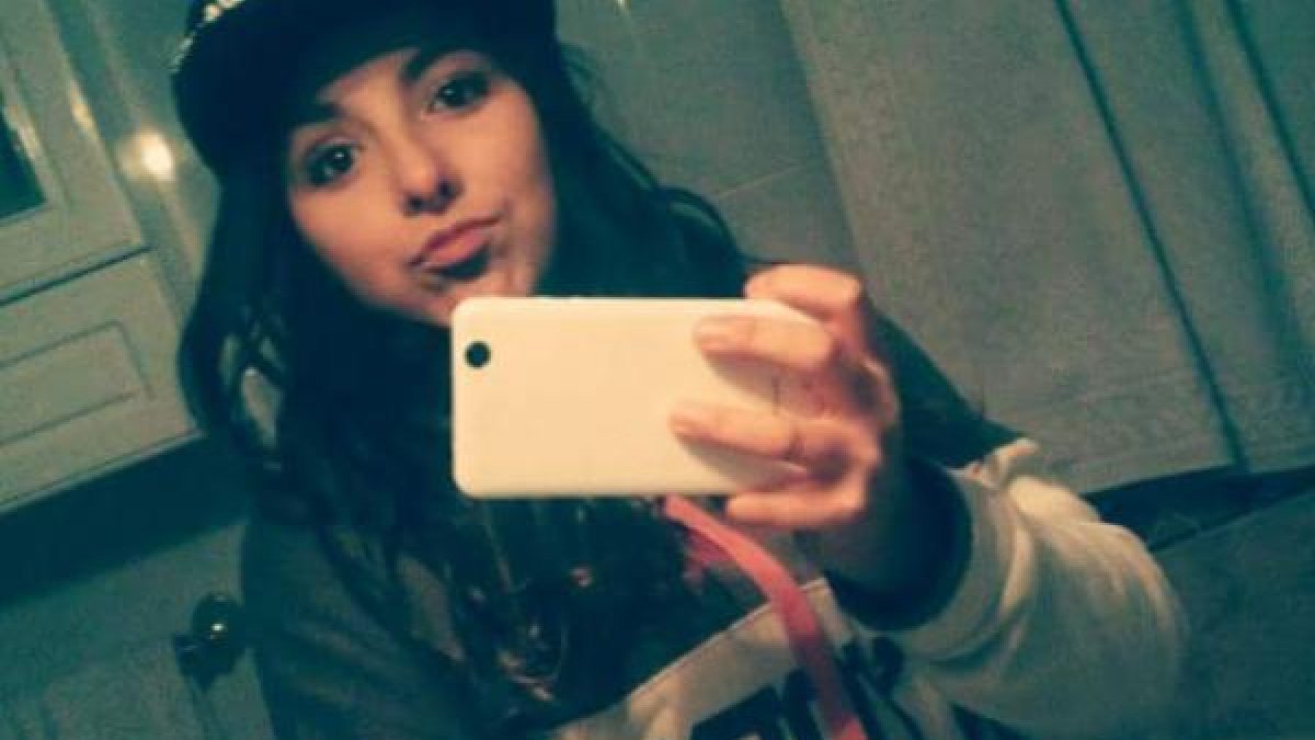 Lucía, en la fotografía difundida por la familia. Cuando desapareció llevaba esta sudadera.