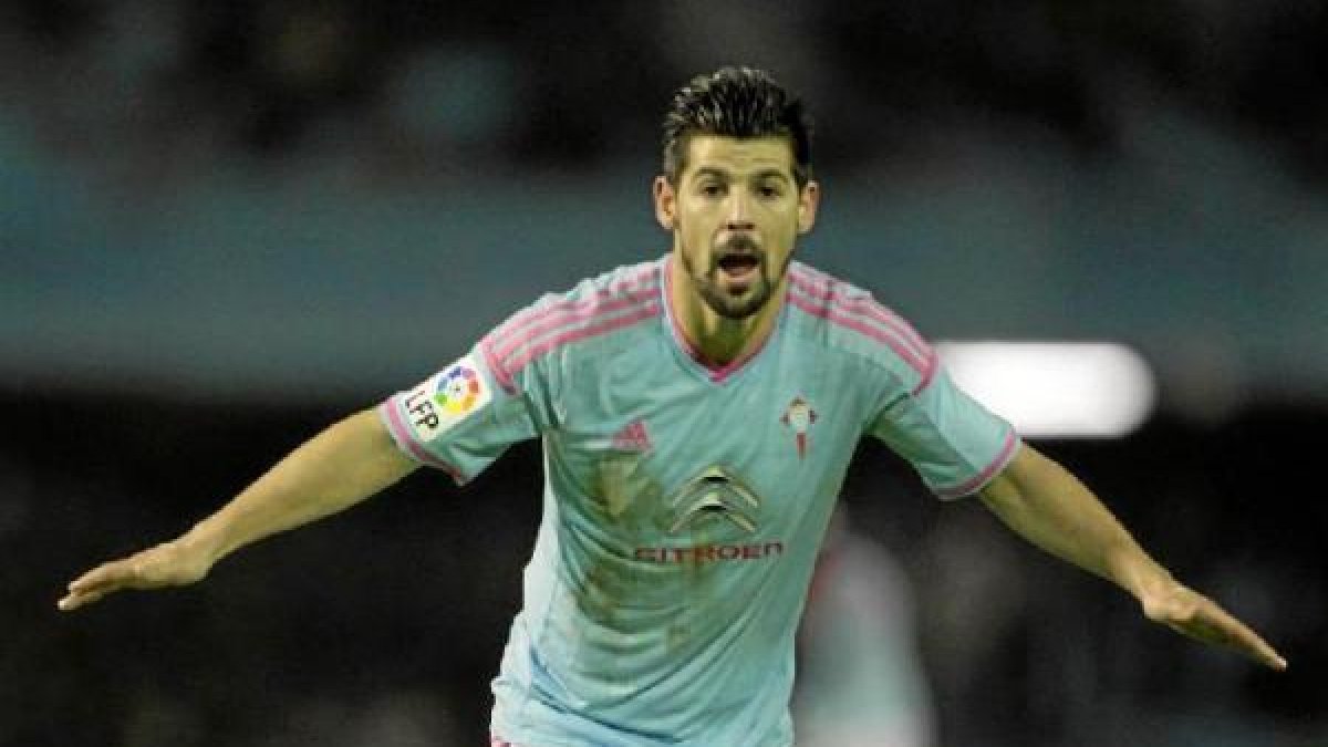 Nolito vuela hacia el Camp Nou.