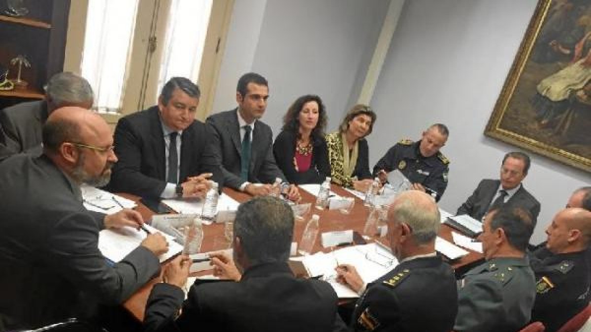 Imagen del delegado de Gobierno en la Junta Local de Seguridad del Ayuntamiento de Almería