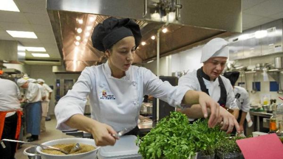 Imagen de los jóvenes en el concurso de Cordon Bleu