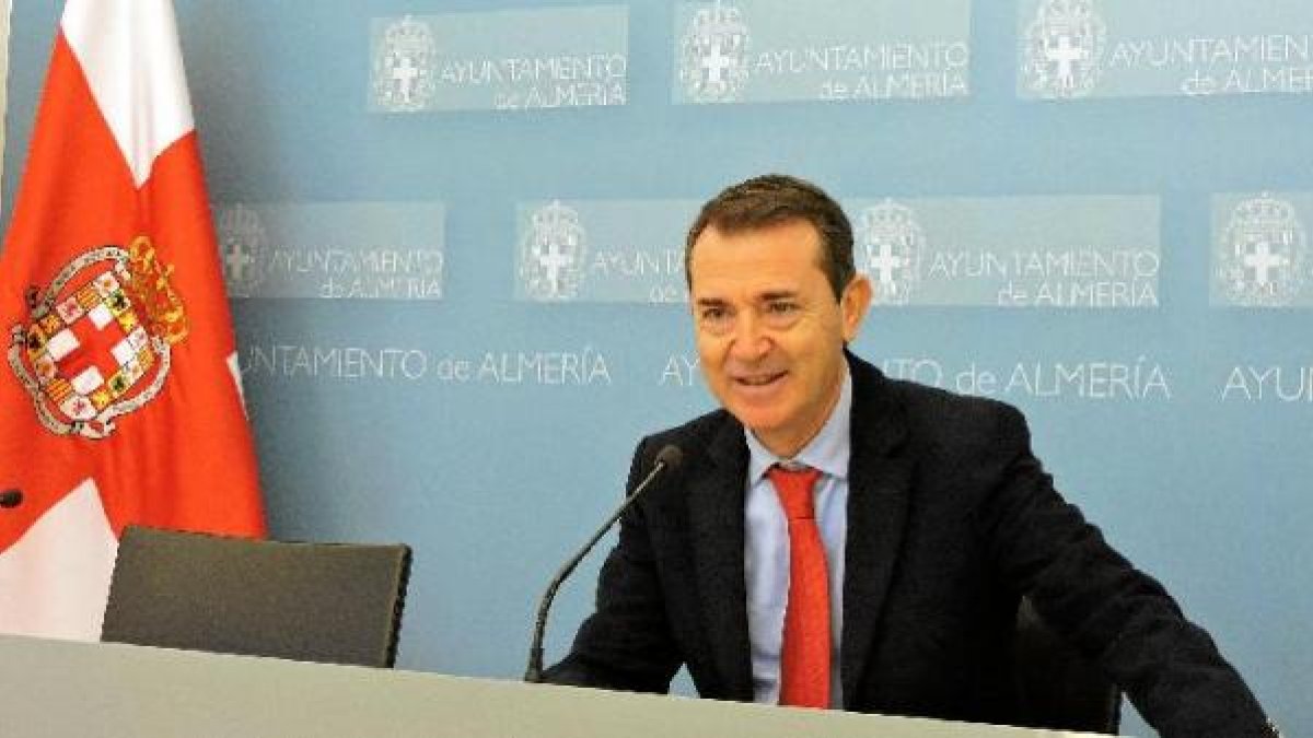 Imagen del portavoz del PSOE, Juan Carlos Pérez Navas