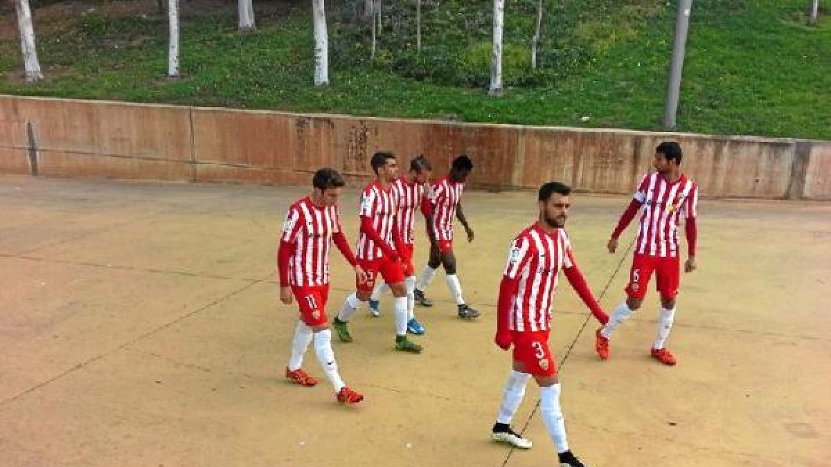 Los canteranos del Almería camino de Anexo.